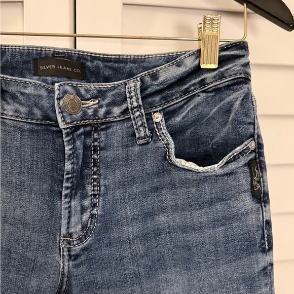 Silver Women's Suki Curvy Mid Rise Straight Leg Jeans Size 30 - Picture 6 of 15